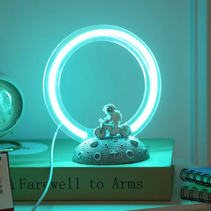 Astronaut Lamp