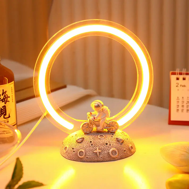 Astronaut Lamp